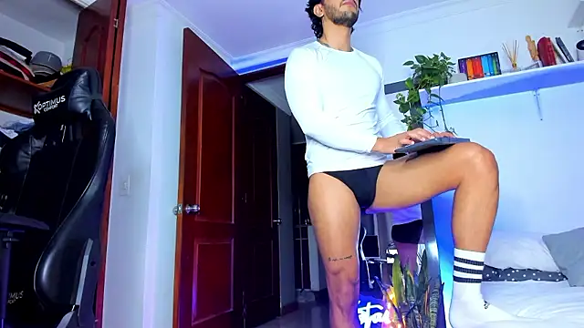 Snapshot of JotaCeliz chatting on January 6, 12:03 am JotaCeliz online show from January 6, 12:03 am