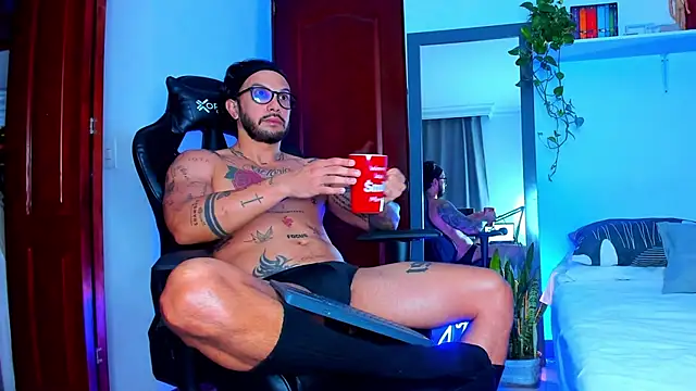 Snapshot of JotaCeliz chatting on February 9, 10:52 am JotaCeliz online show from February 9, 10:52 am