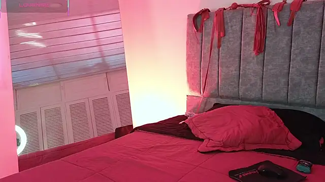 Snapshot of KasandraGrant chatting on December 13, 8:47 pm KasandraGrant online show from December 13, 8:47 pm