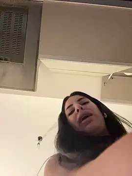 Snapshot of Magui21 chatting on December 16, 12:04 am Magui21 online show from December 16, 12:04 am