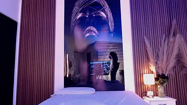 Snapshot of MiticaBrennet_ chatting on December 3, 3:25 am MiticaBrennet online show from December 3, 3:25 am