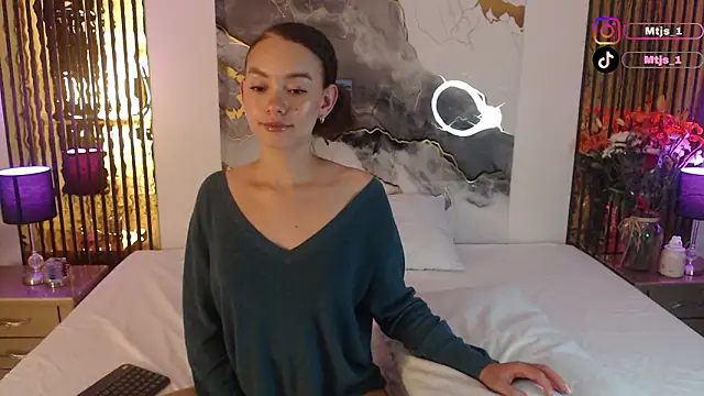 MiticaBrennet  online show from March 7, 3:25 am