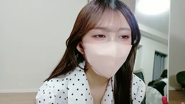 Snapshot of alicechan_v chatting on June 14, 11:12 am alicechan v online show from June 14, 11:12 am