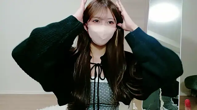 Snapshot of alicechan_v chatting on June 24, 12:15 pm alicechan v online show from June 24, 12:15 pm