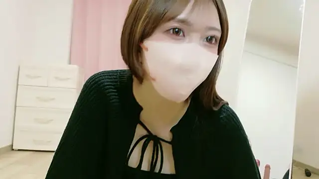 Snapshot of alicechan_v chatting on July 7, 11:14 am alicechan v online show from July 7, 11:14 am