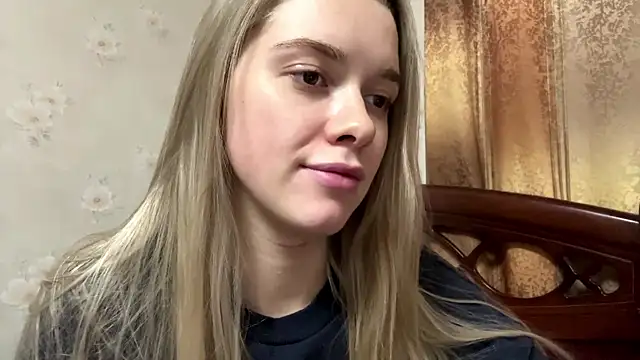 Snapshot of MichikoWienandt chatting on December 1, 2:11 pm MichikoWienandt online show from December 1, 2:11 pm