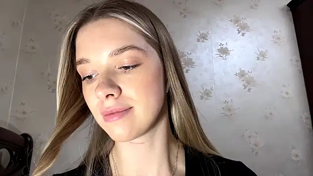 Snapshot of MichikoWienandt chatting on December 14, 2:11 pm MichikoWienandt online show from December 14, 2:11 pm