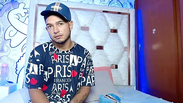 Snapshot of Couple_wildd_ chatting on December 1, 8:14 pm Couple wildd online show from December 1, 8:14 pm