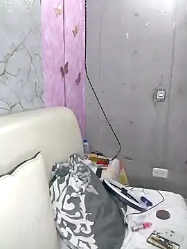 Snapshot of KiaracCastilo chatting on November 27, 11:29 pm KiaracCastilo online show from November 27, 11:29 pm