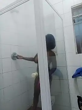 Snapshot of SexyAdelexx chatting on December 4, 4:48 pm SexyAdelexx online show from December 4, 4:48 pm