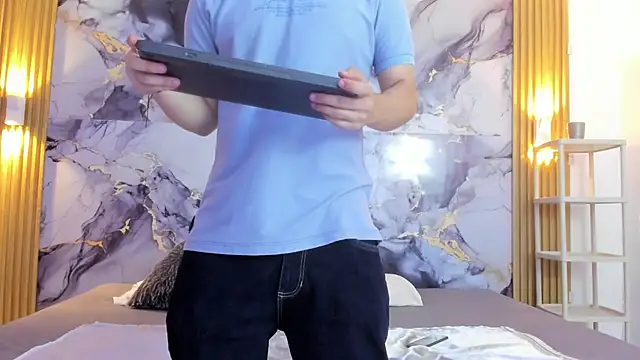 Snapshot of Dantee_Dark chatting on December 3, 7:34 pm Dantee Dark online show from December 3, 7:34 pm