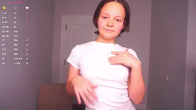 Snapshot of MerriCarros chatting on November 25, 9:20 am MerriCarros online show from November 25, 9:20 am