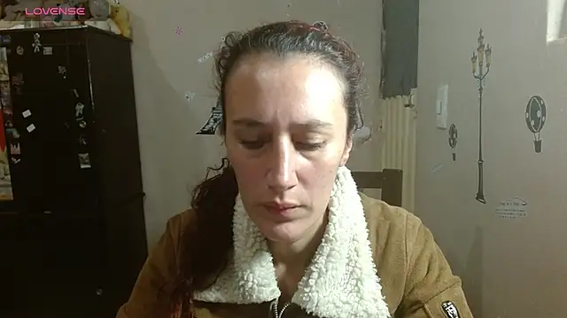 Snapshot of CASSANDRA_BROWN chatting on December 1, 6:46 pm CASSANDRA BROWN online show from December 1, 6:46 pm