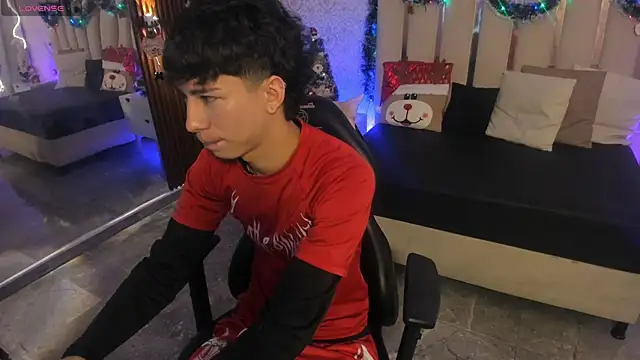 kaelwolf tay online show from December 19, 7:32 pm