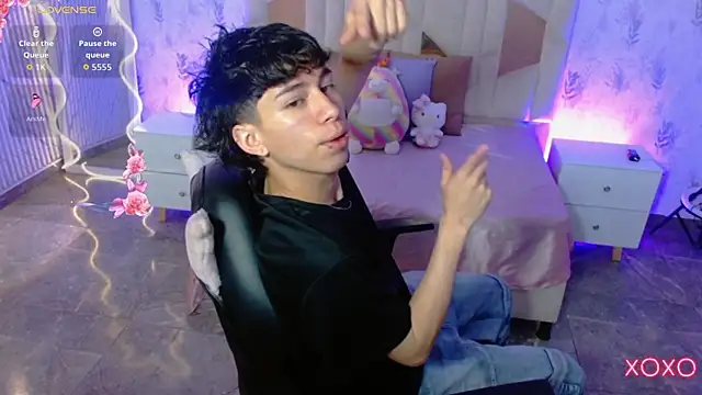 kaelwolf tay online show from December 21, 11:39 am