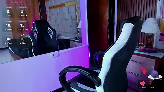 Snapshot of Ariana_Blaze1 chatting on November 25, 7:25 pm Ariana Blaze1 online show from November 25, 7:25 pm