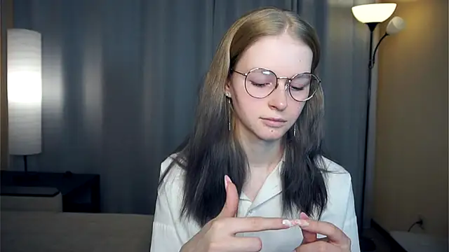 Snapshot of ToyaPletz chatting on December 1, 5:29 pm ToyaPletz online show from December 1, 5:29 pm