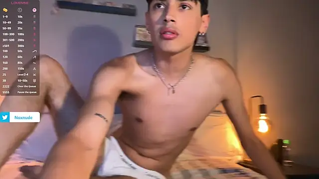 Snapshot of noxnude chatting on June 5, 10:04 pm noxnude online show from June 5, 10:04 pm
