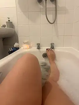 Snapshot of sluttybabex chatting on November 23, 9:03 pm sluttybabex online show from November 23, 9:03 pm