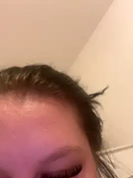 Snapshot of sluttybabex chatting on December 4, 11:13 pm sluttybabex online show from December 4, 11:13 pm