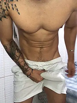 Snapshot of dot_21cm_ chatting on January 8, 9:28 pm dot 21cm online show from January 8, 9:28 pm