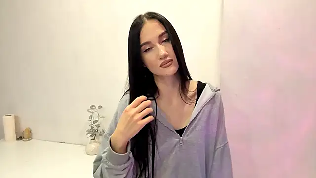 Snapshot of Beautyofnlka chatting on November 24, 1:00 pm Beautyofnlka online show from November 24, 1:00 pm