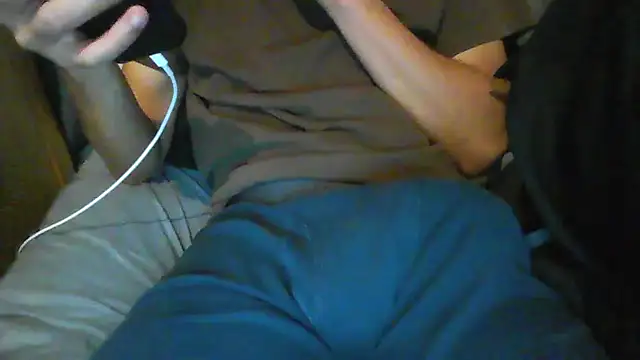 Snapshot of latinman7944 chatting on June 4, 8:20 am latinman7944 online show from June 4, 8:20 am