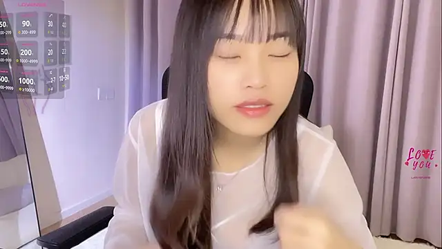 Snapshot of GD-girl001 chatting on December 14, 4:01 pm GD-girl001 online show from December 14, 4:01 pm