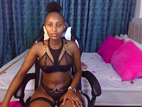 Snapshot of emma-112 chatting on December 20, 6:15 pm emma-112 online show from December 20, 6:15 pm