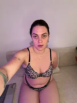 Snapshot of laraslittlesecrett chatting on March 14, 1:49 pm laraslittlesecrett online show from March 14, 1:49 pm