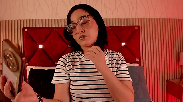 Snapshot of Kiri_Velvet chatting on June 4, 7:42 pm Kiri Velvet online show from June 4, 7:42 pm