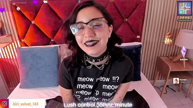 Snapshot of Kiri_Velvet chatting on June 20, 3:31 am Kiri Velvet online show from June 20, 3:31 am