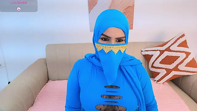 Snapshot of Mayraa_arabelle chatting on November 29, 4:10 pm Mayraa arabelle online show from November 29, 4:10 pm