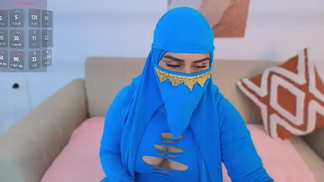 Snapshot of Mayraa_arabelle chatting on December 15, 3:49 pm Mayraa arabelle online show from December 15, 3:49 pm