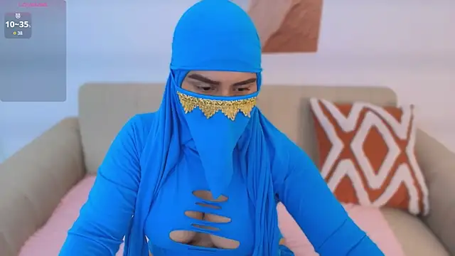 Snapshot of Mayraa_arabelle chatting on December 16, 3:50 pm Mayraa arabelle online show from December 16, 3:50 pm