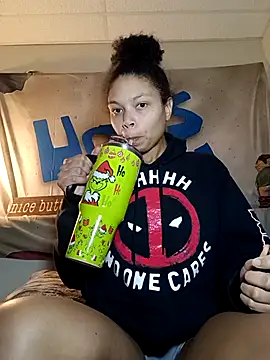 Snapshot of PassionateAboutSex chatting on February 6, 12:15 am PassionateAboutSex online show from February 6, 12:15 am