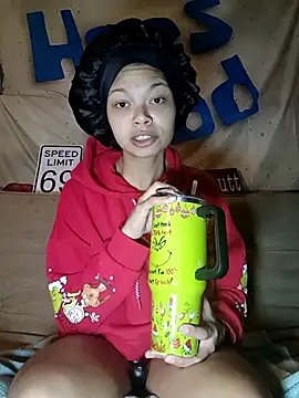 Snapshot of PassionateAboutSex chatting on February 25, 10:03 am PassionateAboutSex online show from February 25, 10:03 am