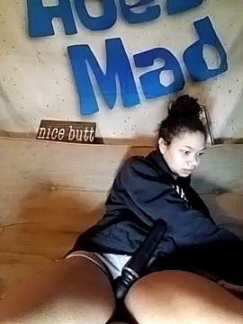 Snapshot of PassionateAboutSex chatting on March 20, 10:09 am PassionateAboutSex online show from March 20, 10:09 am