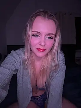 Snapshot of OfflineLizzy chatting on March 1, 9:28 pm OfflineLizzy online show from March 1, 9:28 pm