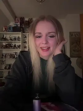 Snapshot of OfflineLizzy chatting on March 26, 11:10 pm OfflineLizzy online show from March 26, 11:10 pm