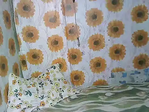 Smilinglovely online show from March 16, 6:23 pm