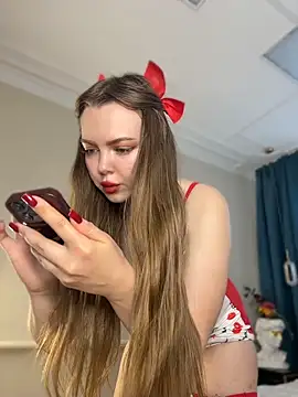 Snapshot of SinCityDoll chatting on May 24, 5:23 am SinCityDoll online show from May 24, 5:23 am