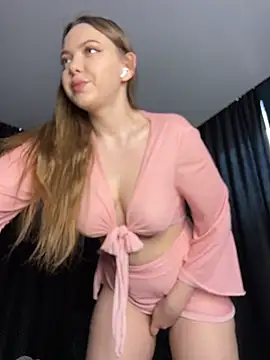 Snapshot of SinCityDoll chatting on July 5, 5:14 am SinCityDoll online show from July 5, 5:14 am