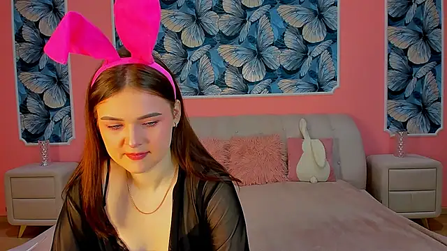 GLORIA BLOOM online show from December 13, 8:47 pm