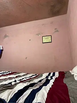 Snapshot of maxitravieso chatting on November 24, 5:01 pm maxitravieso online show from November 24, 5:01 pm