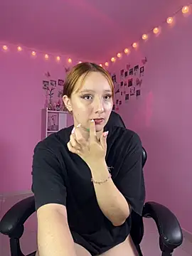 Davne  online show from May 12, 9:45 pm