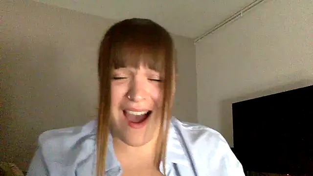Snapshot of Blue-Coxy chatting on July 23, 12:36 pm Blue-Coxy online show from July 23, 12:36 pm