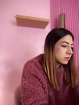 MaddieHunter online show from January 10, 1:02 pm