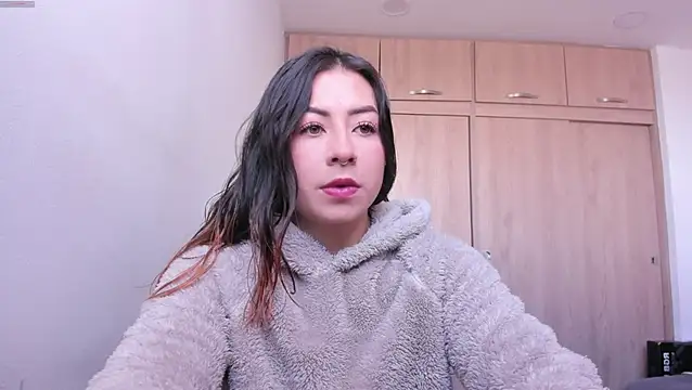 MaddieHunter online show from August 4, 2:52 pm