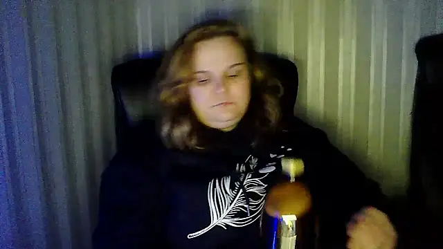 Snapshot of HarmonyKareraa chatting on December 13, 9:53 pm HarmonyKareraa online show from December 13, 9:53 pm